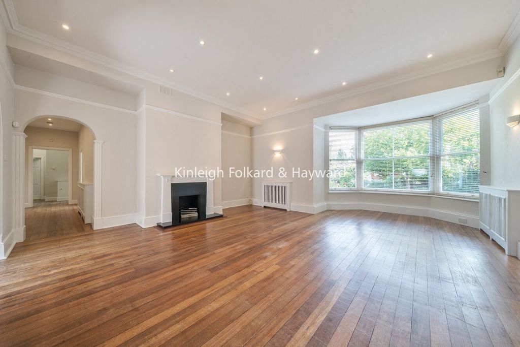 Property photo 2 of 19 Picture No. 09