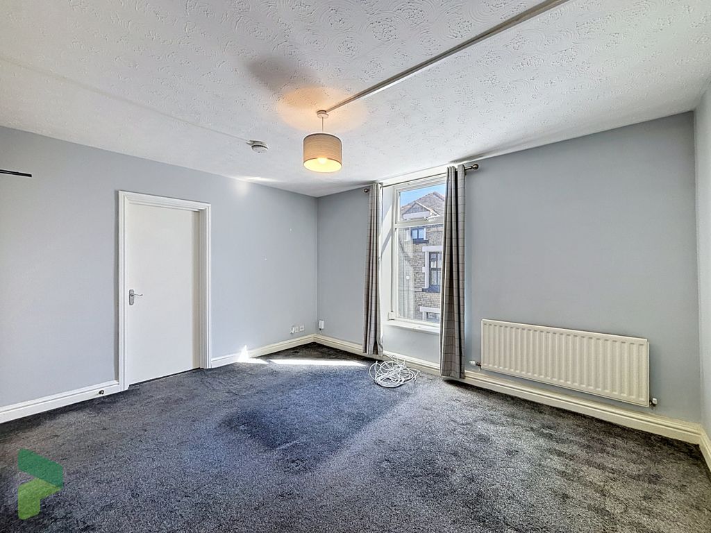 Property photo 2 of 9 Living Room