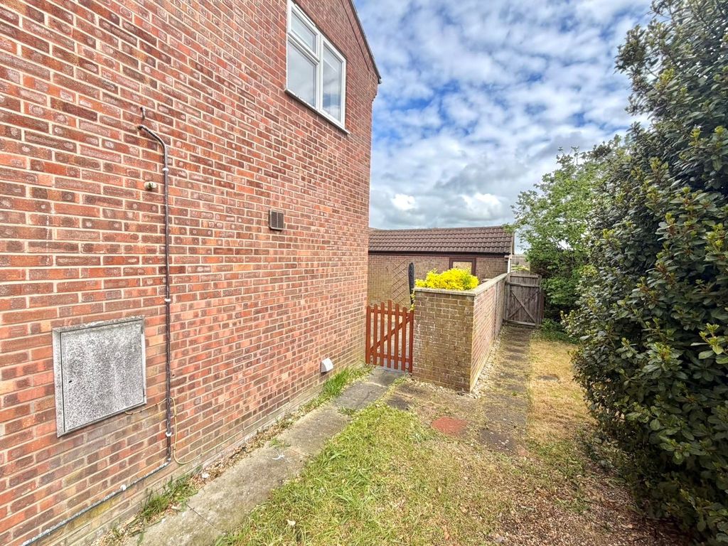 Property photo 2 of 9