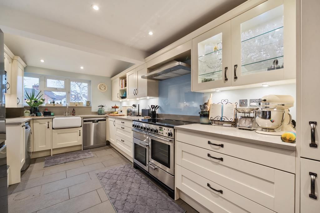 Property photo 2 of 20 Kitchen