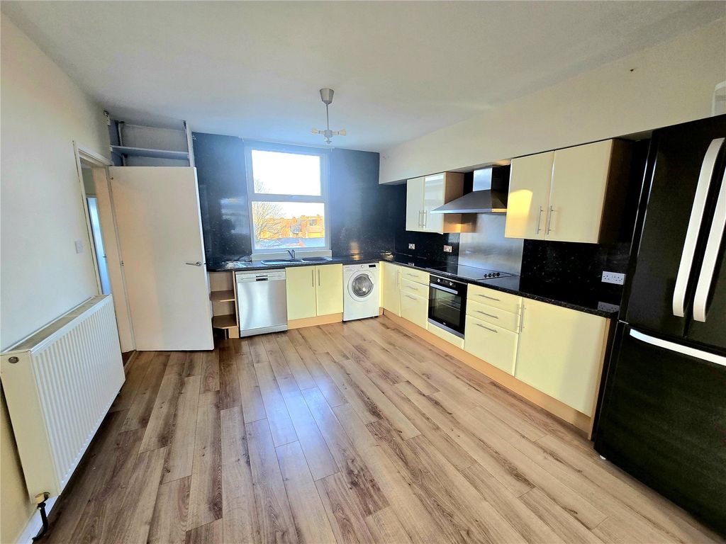 Property photo 3 of 9 Picture No. 04