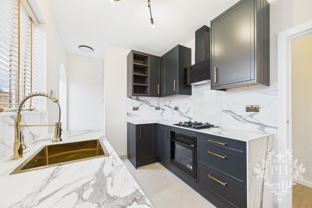 Property photo 3 of 15 Cam02002G0-Pr0237-Still022.Jpg