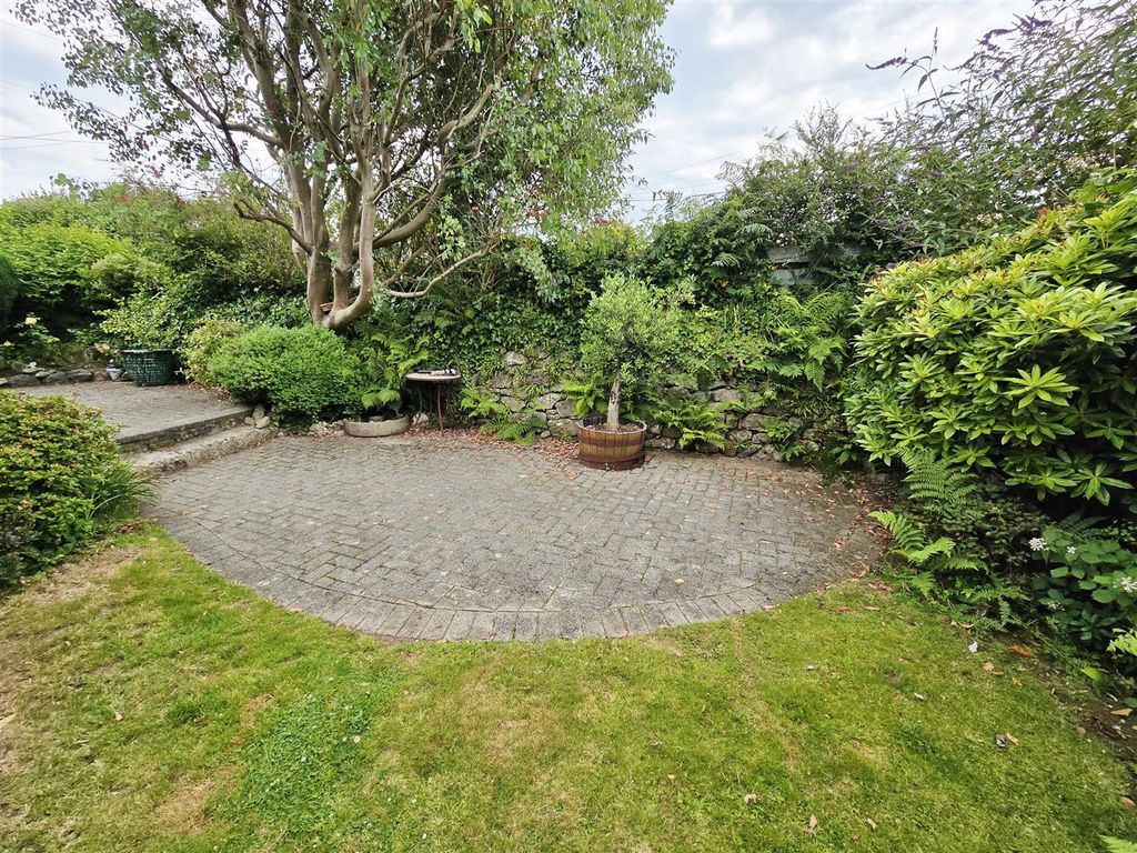 Property photo 2 of 25 Garden