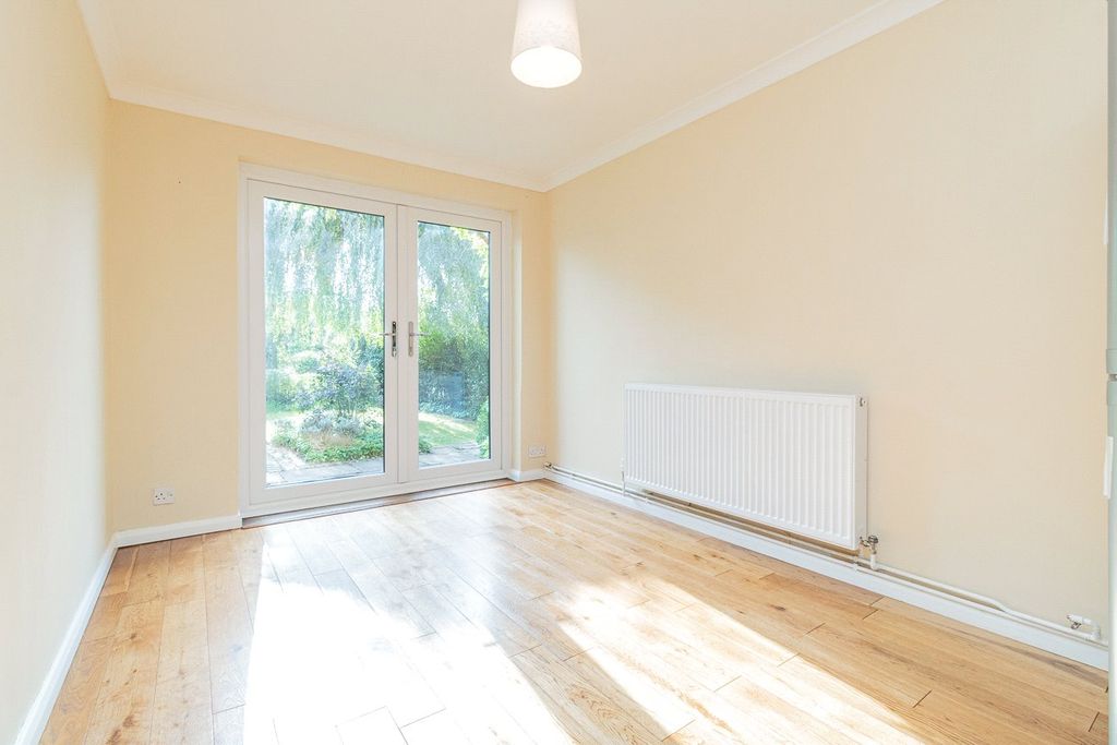 Property photo 3 of 24 Picture No. 06