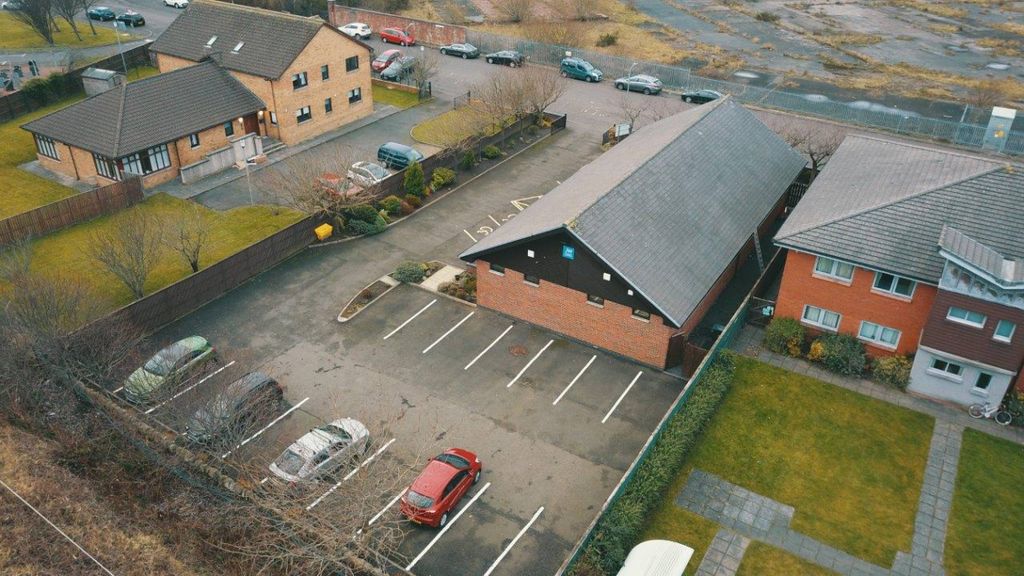 Property photo 2 of 17