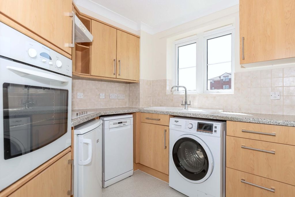 Property photo 2 of 13 Beachville Court_4.Jpg