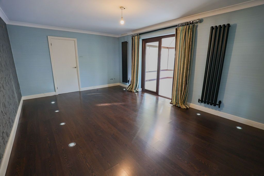 Property photo 3 of 22