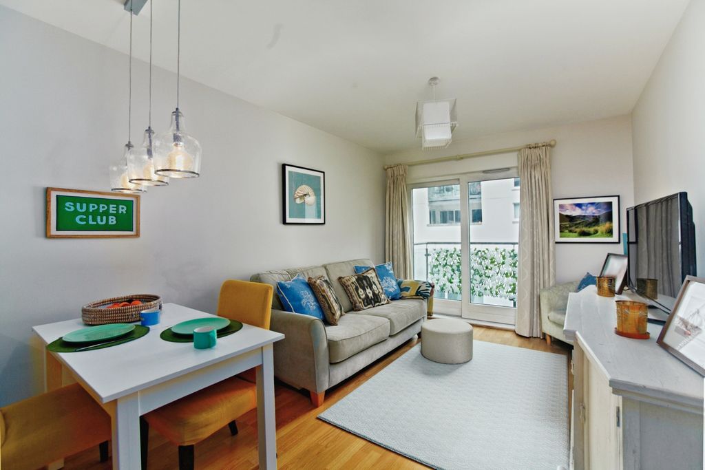 Property photo 2 of 20 Living / Dining Room