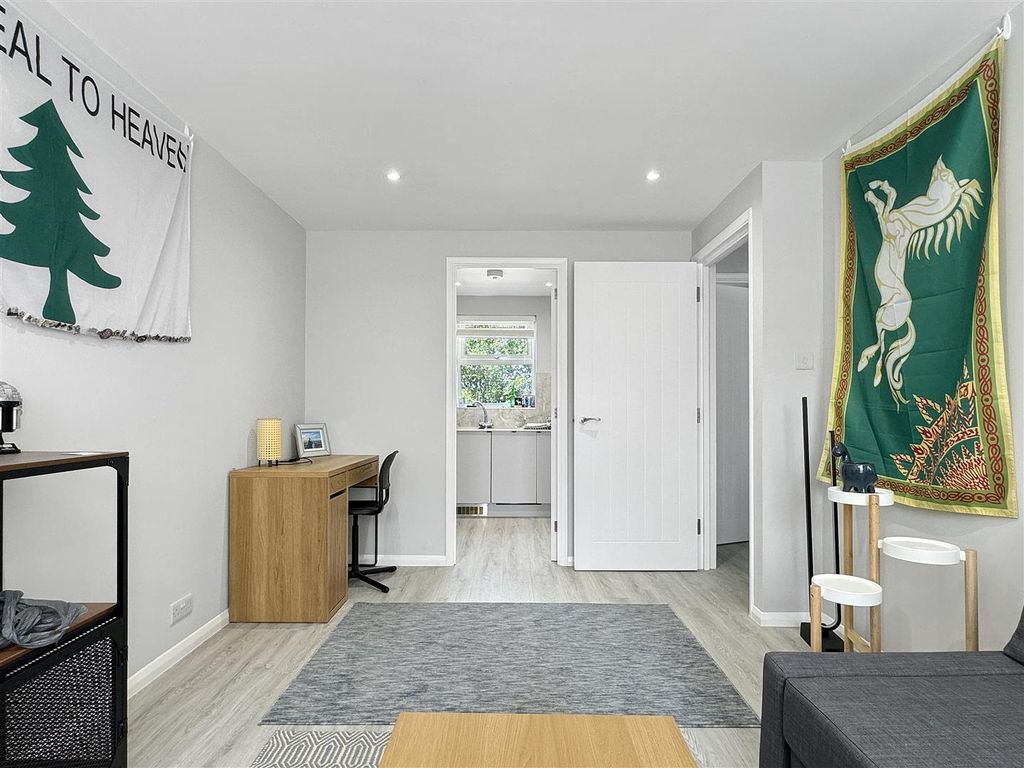 Property photo 3 of 11 Img (3).Jpg