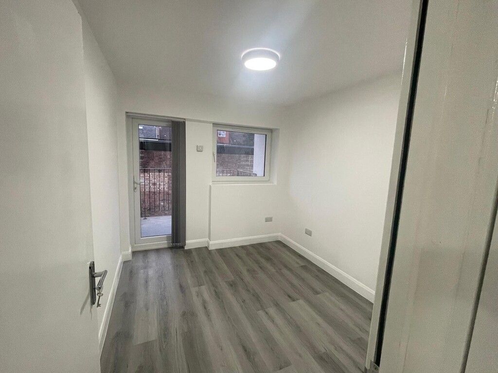 Property photo 3 of 6 Bedroom