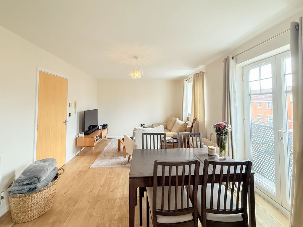 Property photo 2 of 10 Lounge/Diner