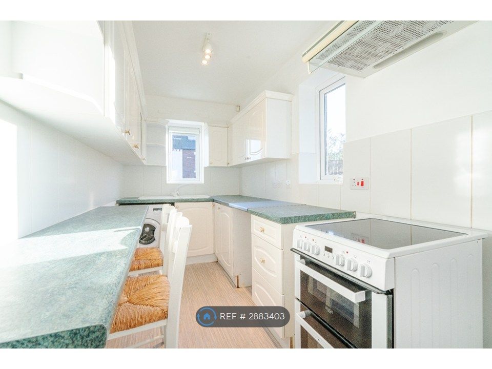 Property photo 2 of 9 Kitchen