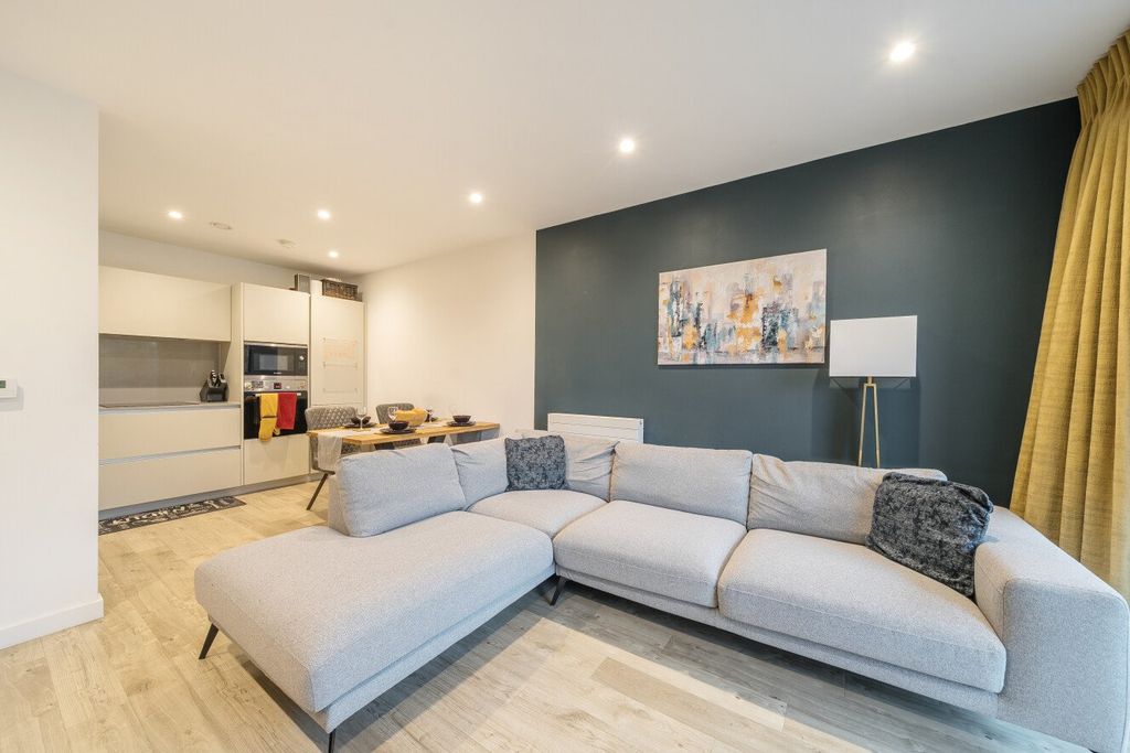 Property photo 3 of 22 Picture No. 08