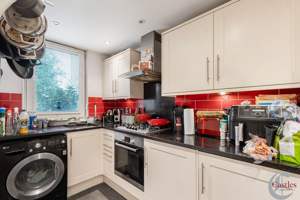 Property photo 3 of 16 Kitchen