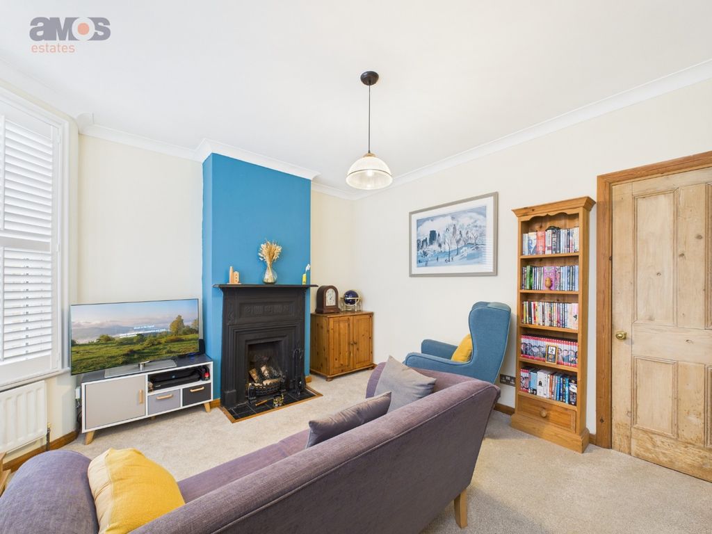 Property photo 3 of 17 4208425