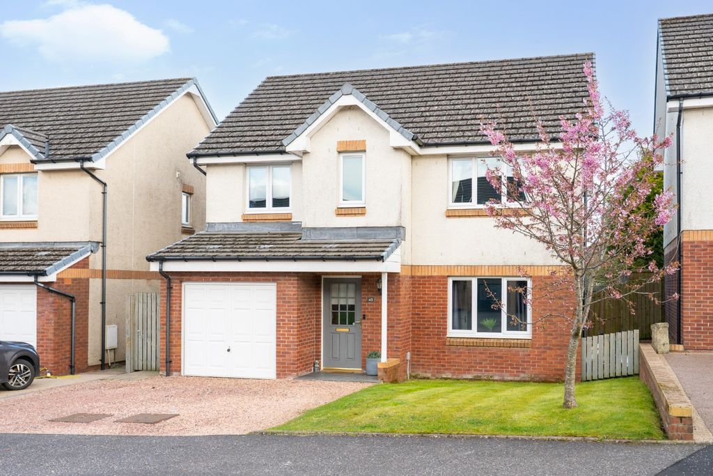 Property photo 1 of 28