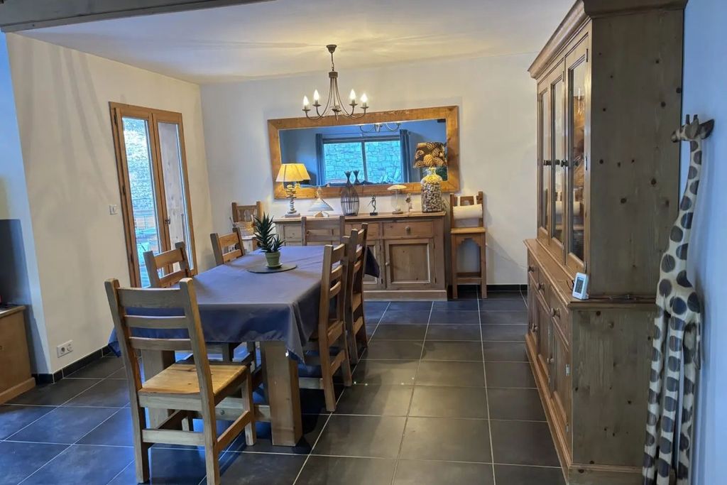 Property photo 2 of 11 Chalet For Sale In S