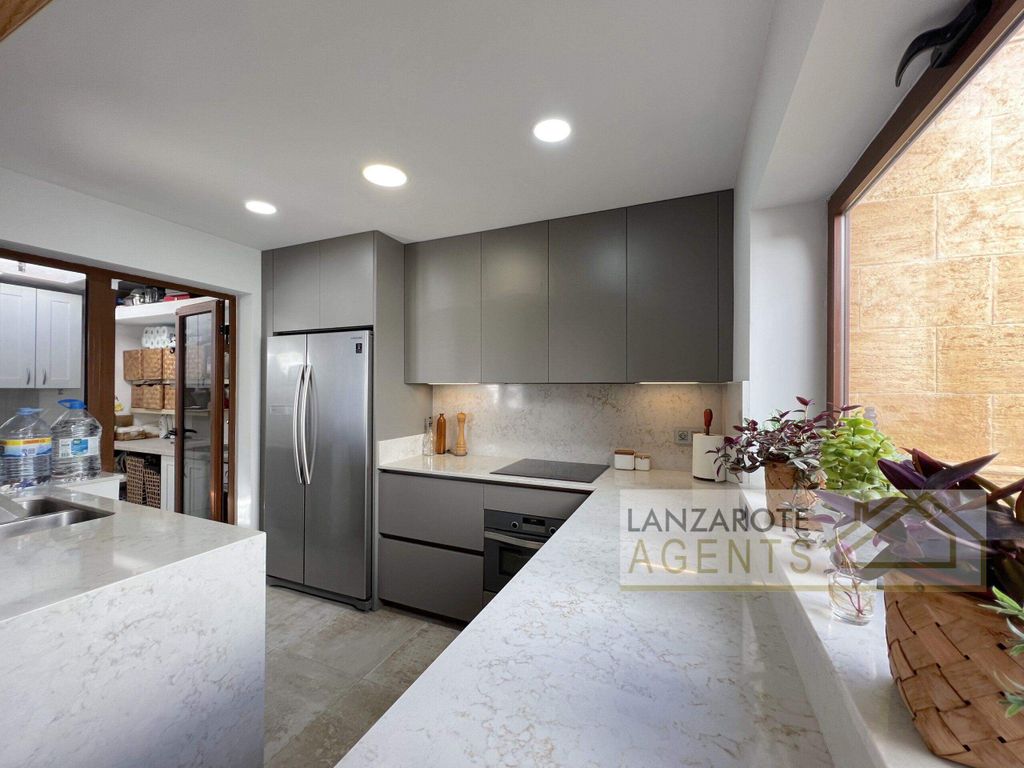 Property photo 3 of 36