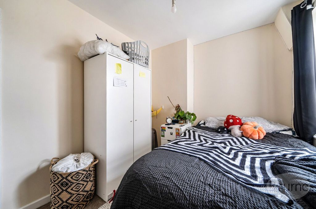 Additional image 7 of 1 bed flat for saleCharles Street, Petersfield, Hampshire GU32