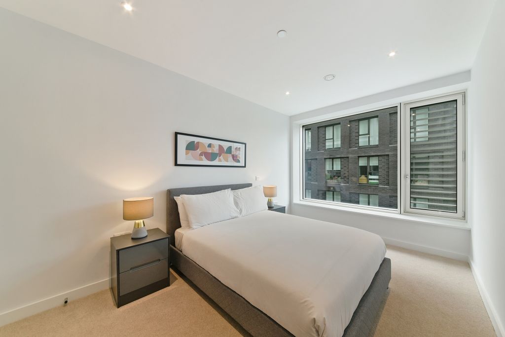 Property photo 3 of 8 Bedroom