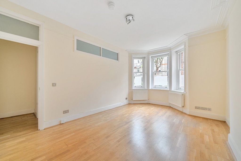 Property photo 2 of 12 Picture No. 16