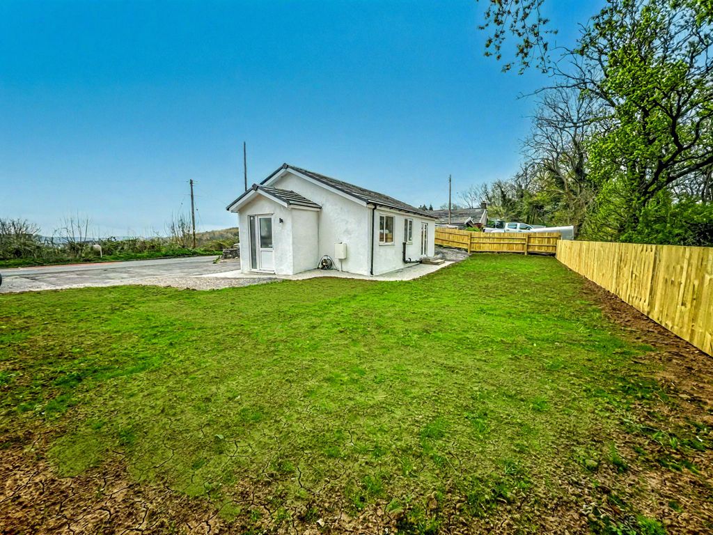 Property photo 2 of 12 Gallery