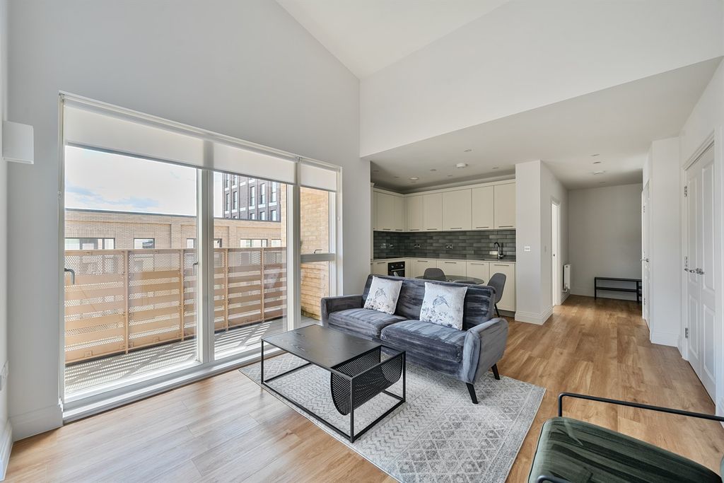 Property photo 3 of 9 Living Area