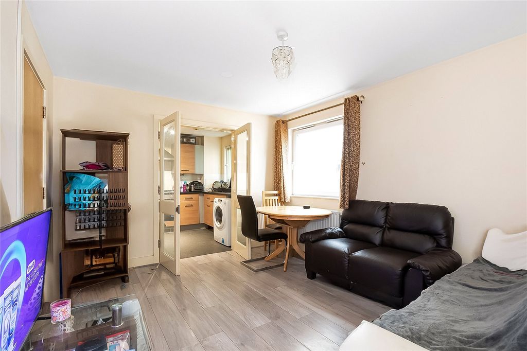 Property photo 2 of 12 Picture No. 11