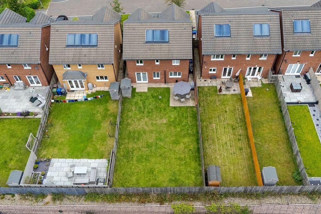 Property photo 3 of 32 4320963