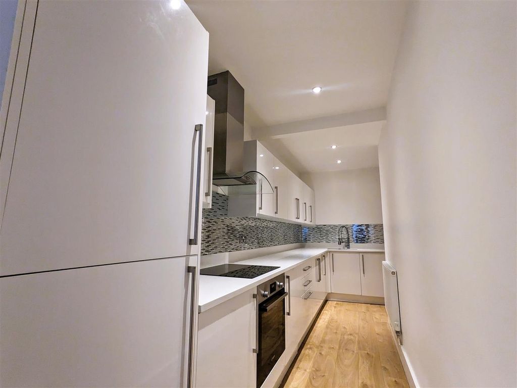 Property photo 2 of 14 Kitchen
