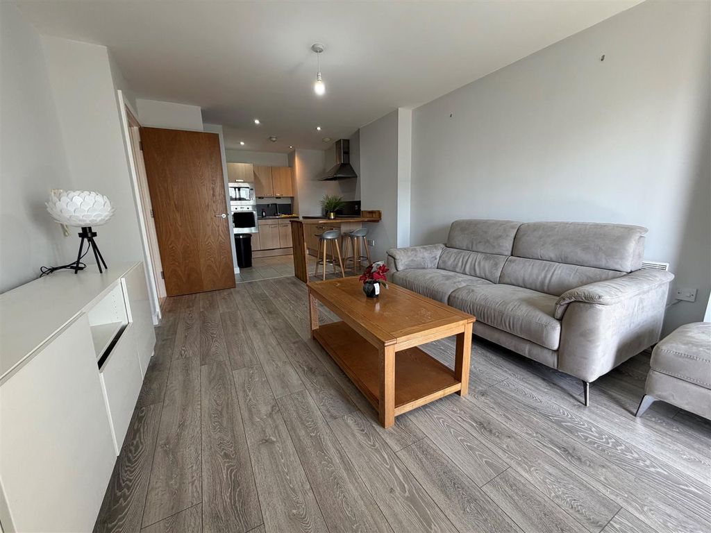 Property photo 2 of 13