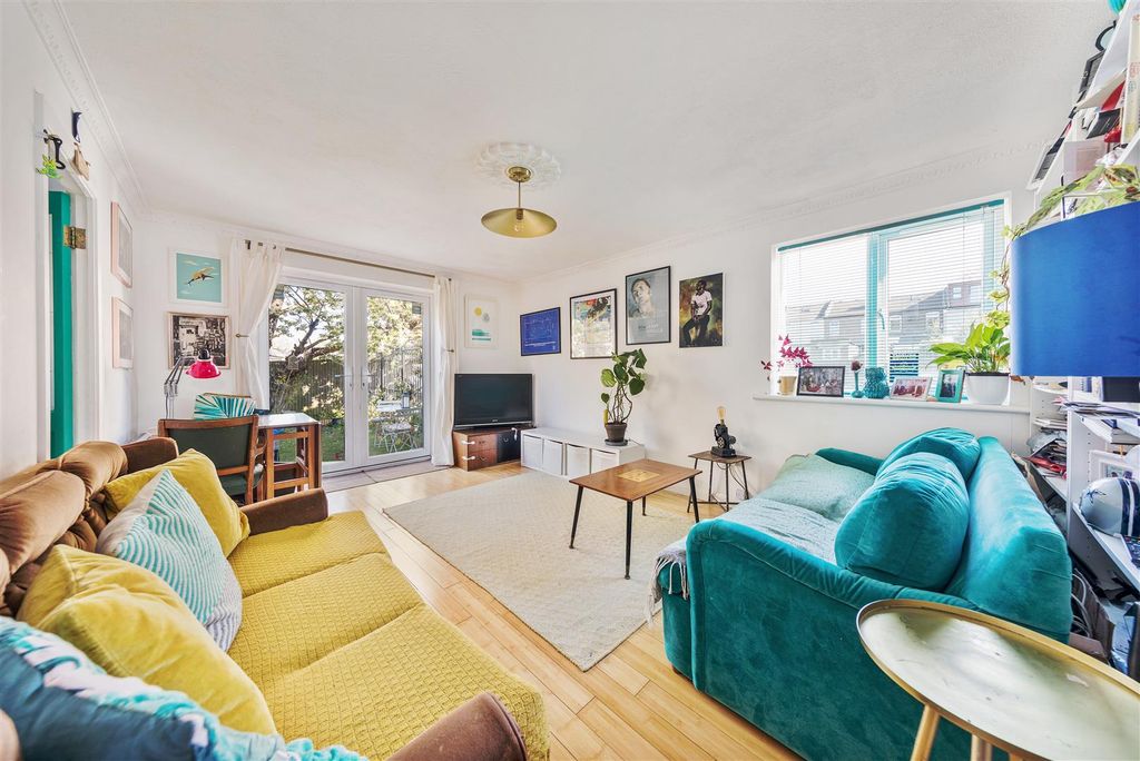 Property photo 2 of 12