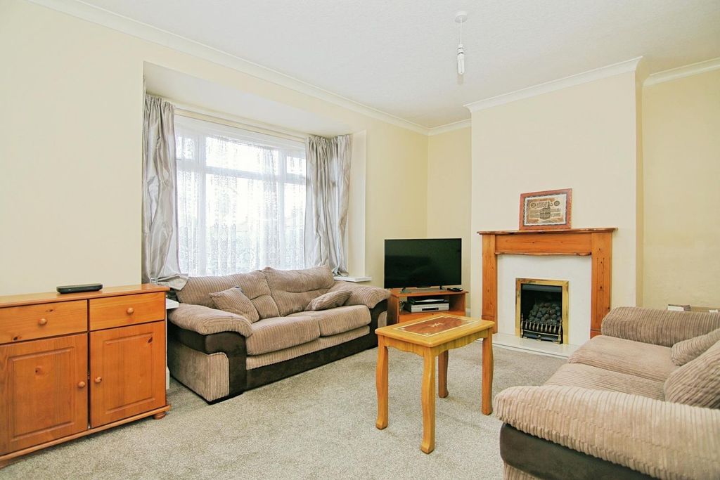 Property photo 2 of 16 Living Room