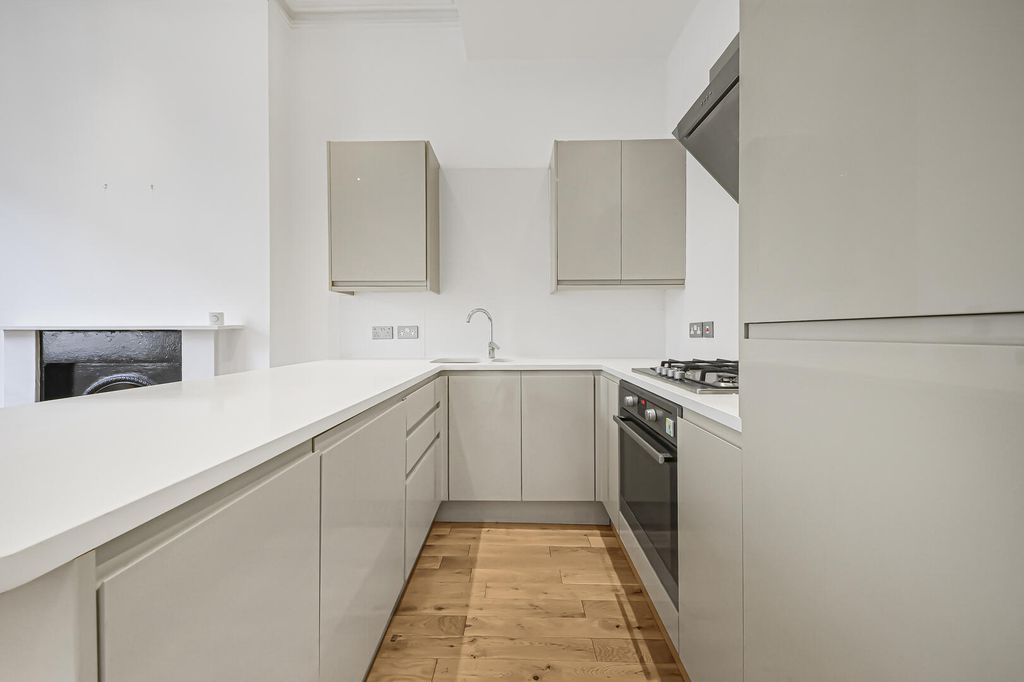 Property photo 3 of 15 Kitchen