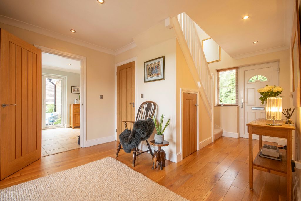 Property photo 3 of 37