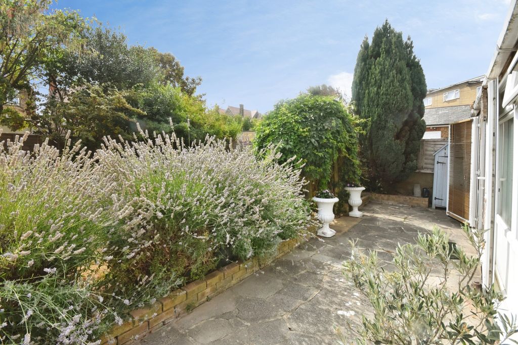 Property photo 2 of 19