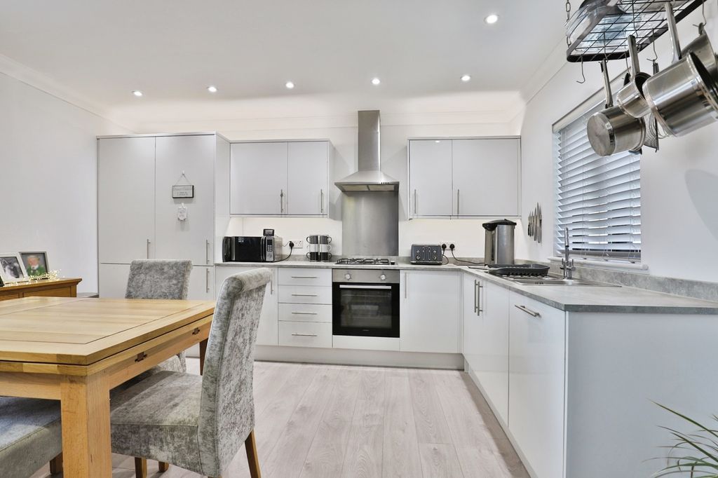 Property photo 3 of 17 Photo