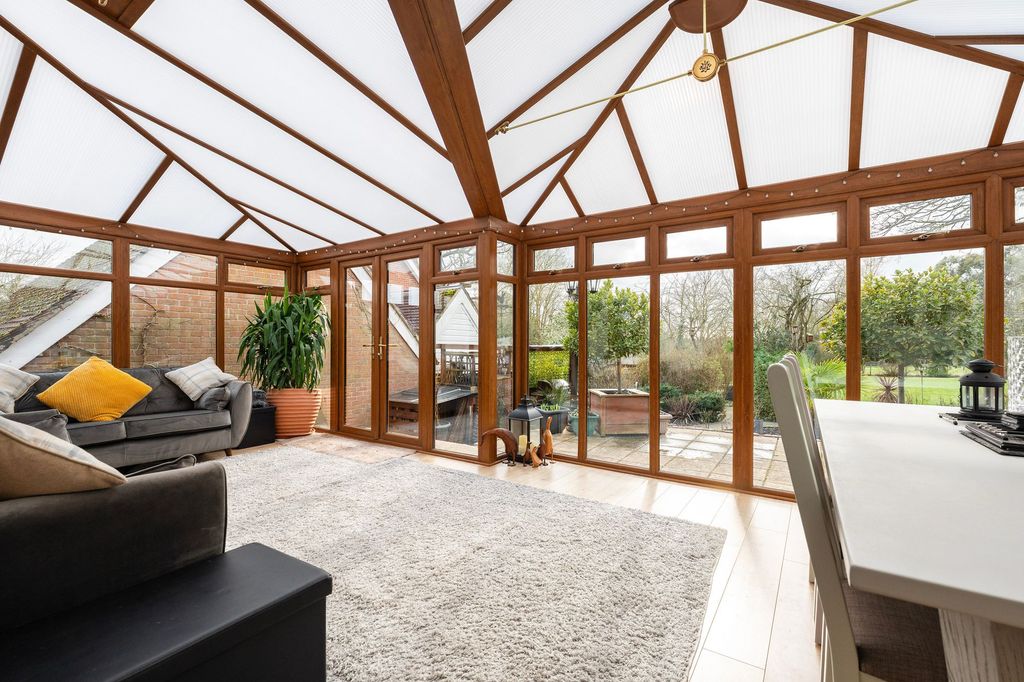 Property photo 3 of 27