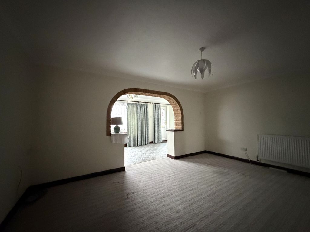 Property photo 3 of 19 Photo 8