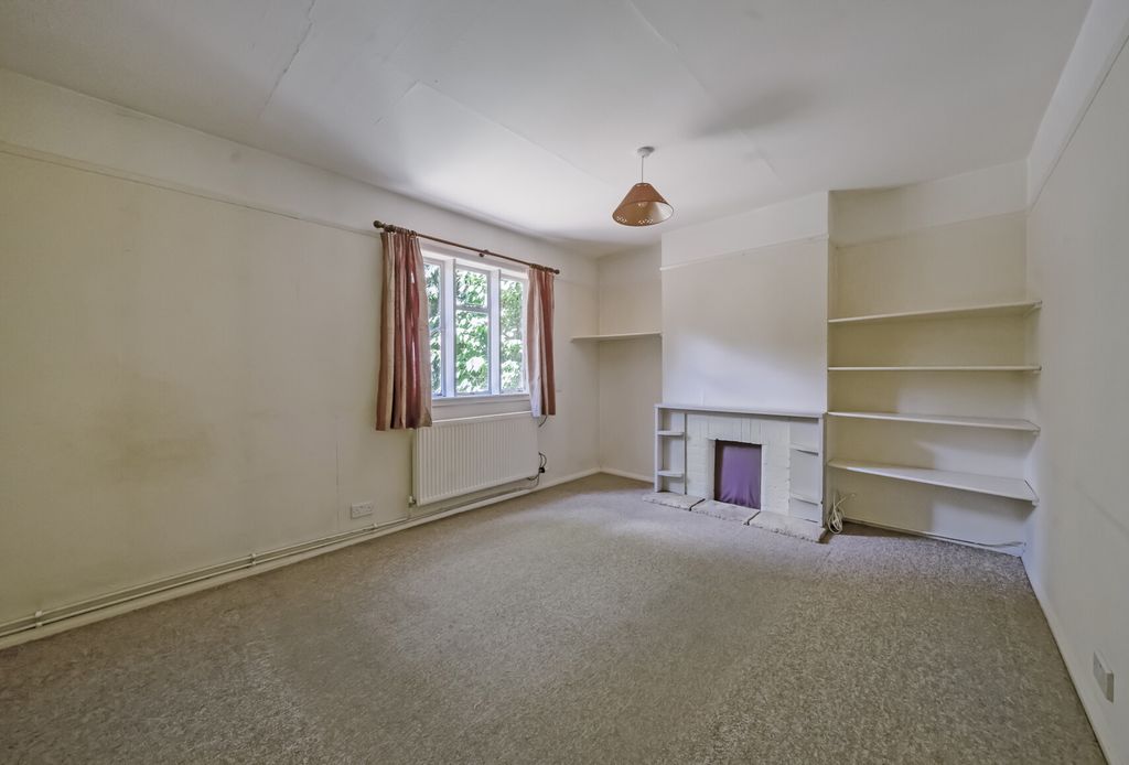 Property photo 2 of 10 1317739-19-686276...