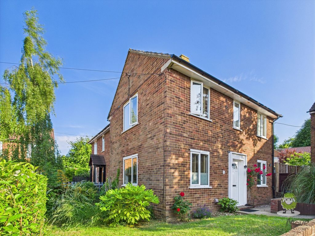 Property photo 1 of 30 Cam01543G0-Pr0135-Still059