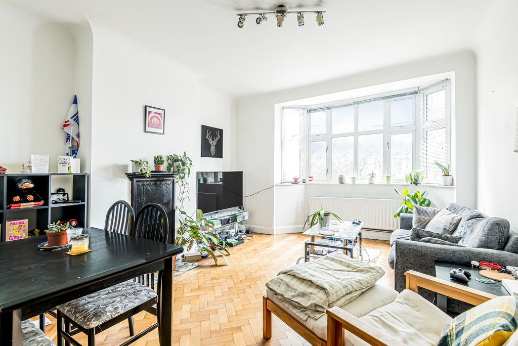 Property photo 3 of 6 594669 (1)