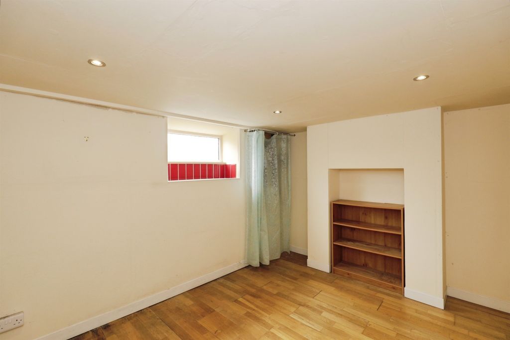 Property photo 3 of 13 Image