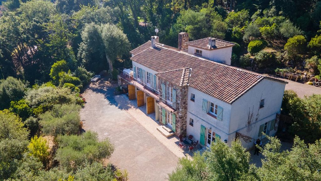 Property photo 2 of 27