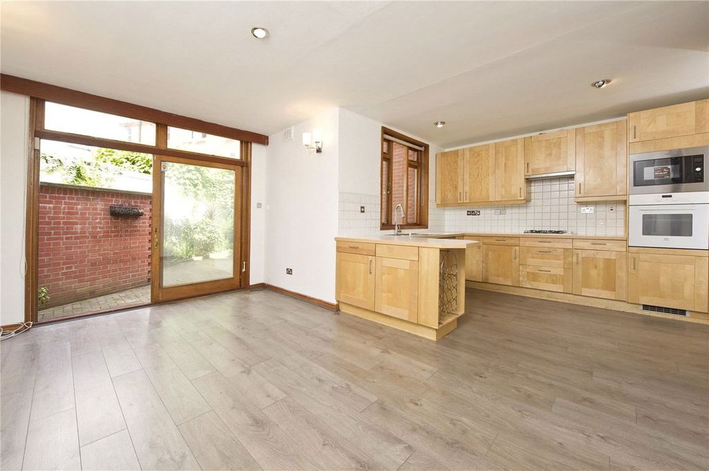 Property photo 3 of 6