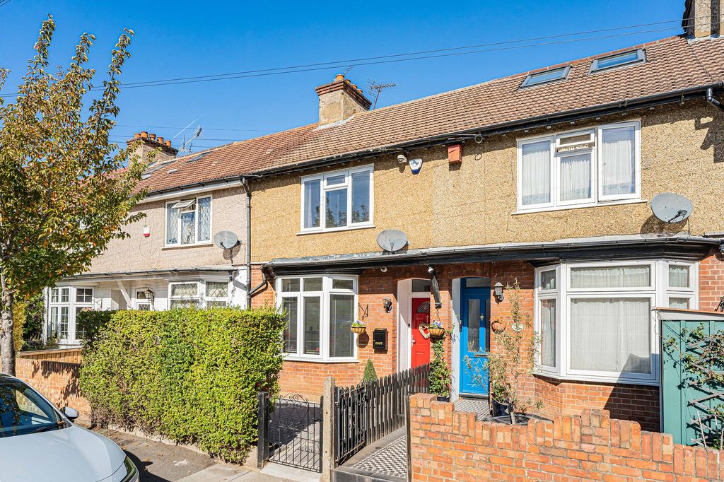 Property photo 1 of 32