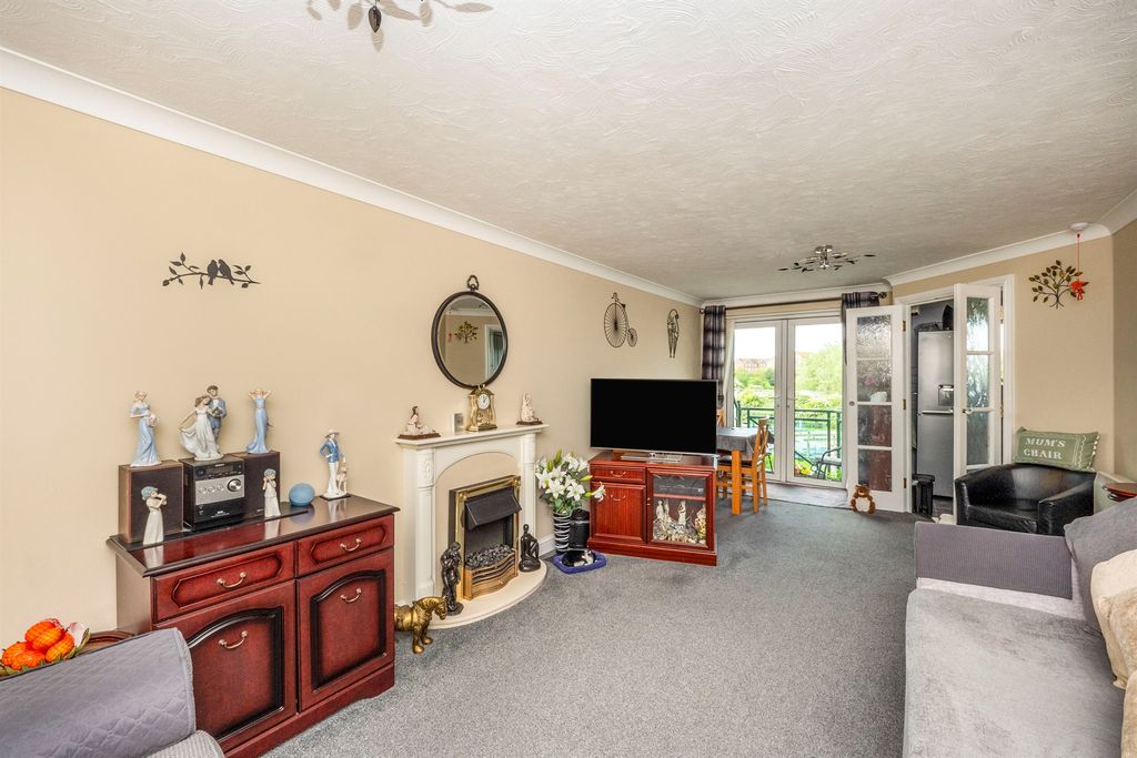 Property photo 3 of 17