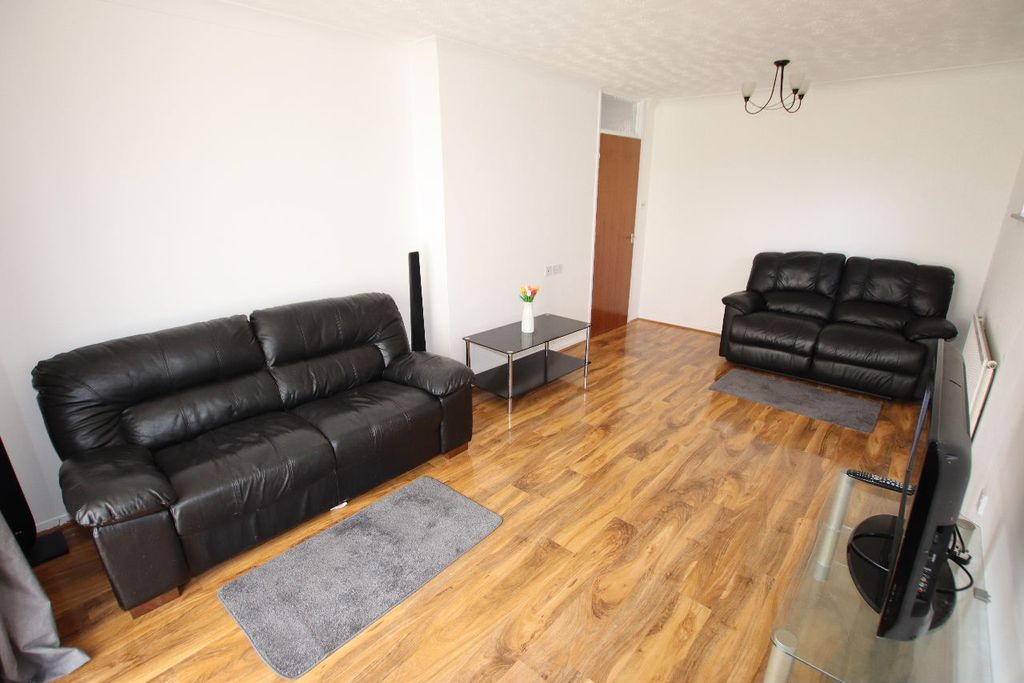 Property photo 3 of 17 Gallery