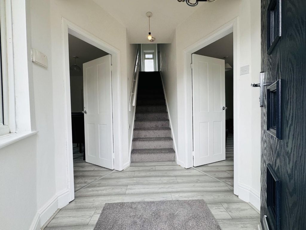 Property photo 2 of 15 Hallway