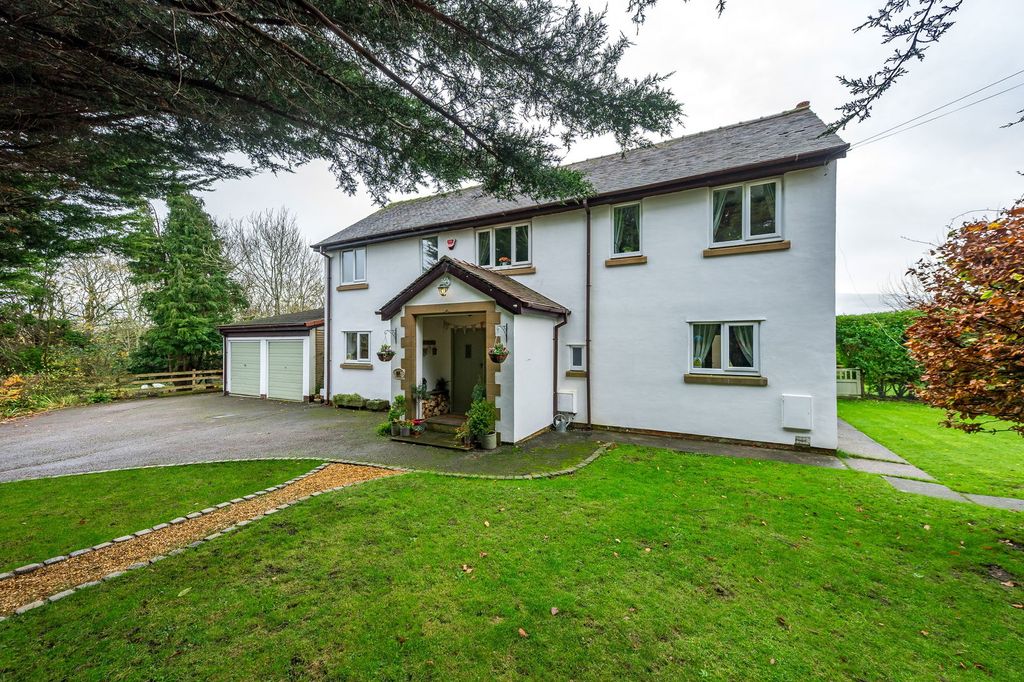 Property photo 2 of 75